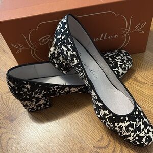 Bettye Muller Warhol Calf Hair Shoes - Size 8 - Anthropologie Black & White EUC